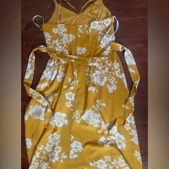 Yellow Floral Maxi Dress - Picture 5 of 6